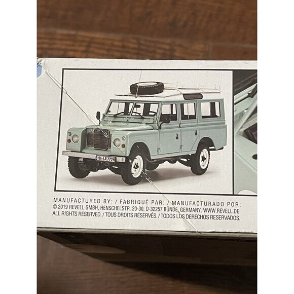 Revell Land Rover Series III 109 Model Truck Kit Long Wheelbase Station wagon - Picture 11 of 16